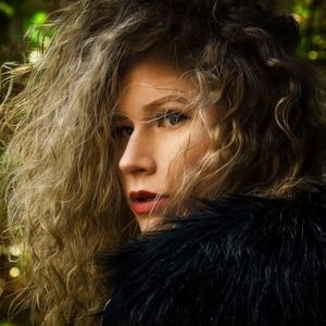 Meet your Posher, Mariena